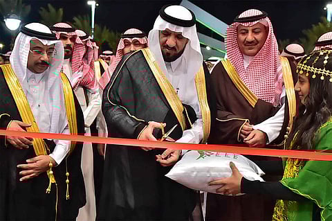 بالصور.. افتتاح مهرجان «السمح» الموسمي الأول في مدينة التمور بدومة الجندل