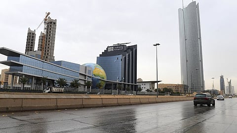 بالفيديو.. الحصيني يحدد بدء الانخفاض المتوقع في درجات الحرارة