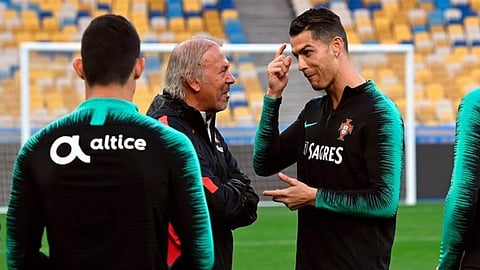 مدرب منتخب البرتغال يحرج ساري ويشرك رونالدو أمام ليتوانيا ولوكسمبورج