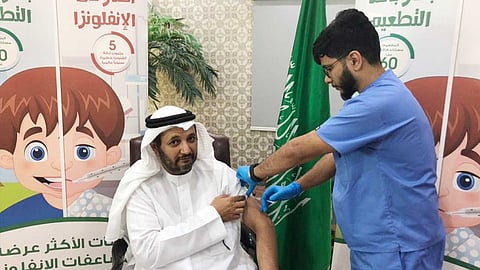 «إسكان تبوك» ينظم حملة تطعيم ضد الإنفلونزا لمنسوبيه