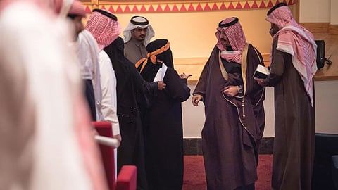 بالفيديو.. أمير عسير يوجِّه بإشراك أصحاب محلات سوق الثلاثاء في تطوير المكان