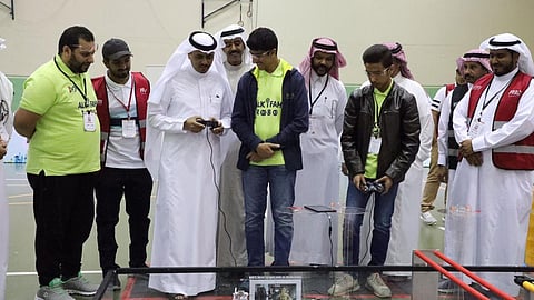 بالصور.. مدير تعليم جازان يدشن فعاليات الأولمبياد الوطني للروبوت