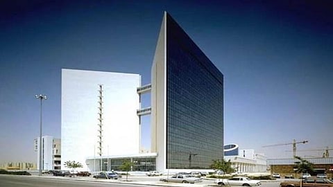 الجمعة.. معرض «الفيصل» يزور عاصمة الضباب