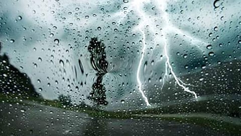 «الصخَري»: حالة جوية متفاوتة الأمطار على 12 منطقة ومدينة