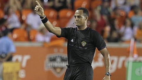 إسماعيل الفتح حكمًا لمباراة الهلال وفلامينجو