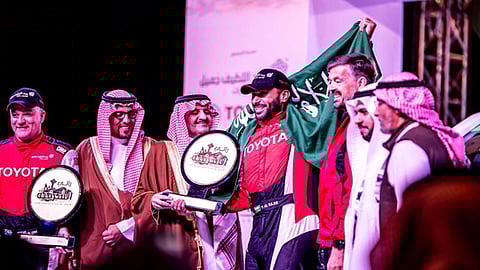 بالفيديو.. كارلوس ساينز: يزيد الراجحي قادر على الفوز بـ«رالي داكار»