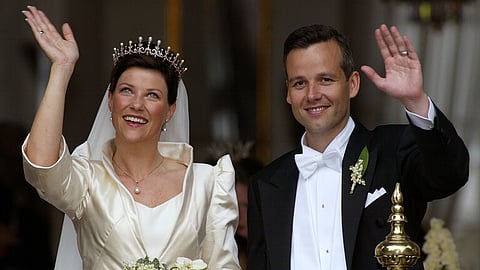 انتحار صهر ملك النرويج بعد إنجاب 3 بنات من الأميرة مارثا لويز