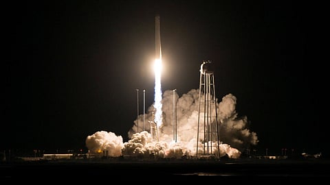 إطلاق قمر اصطناعي عسكري ونظام اتصالات فضائيًّا روسيًّا