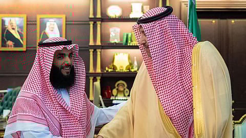 بالفيديو.. الرحَّالة الخزمري يستعد لصعود أعلى قمة جبلية بالوطن العربي