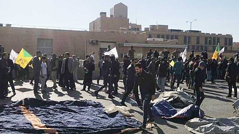 المحتجّون العراقيون: لا علاقة لنا بما تفعله السلطة وأنصارها