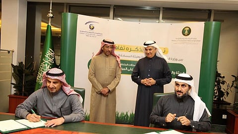 توقيع اتفاقية تعاون بين «البيئة» و«الصناعة» للمحافظة على الموارد الطبيعية بالمملكة