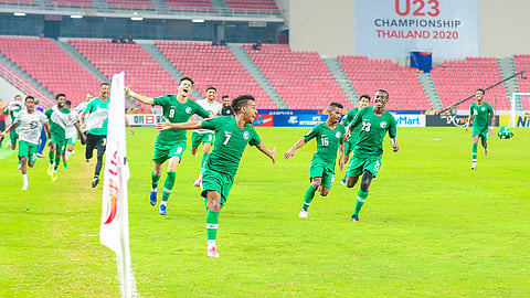 طاقم أسترالي يضبط إيقاع موقعة الأخضر الأولمبي وكوريا الجنوبية