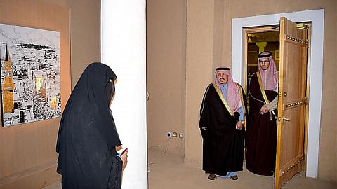 بالصور.. أمير الرياض يفتتح معرض «تراثنا حبنا» للفنون التشكيلية