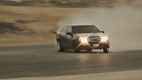 شرط أن تكون مؤمنة.. باحث اجتماعي يطالب بـ إنشاء «حلبات تفحيط»