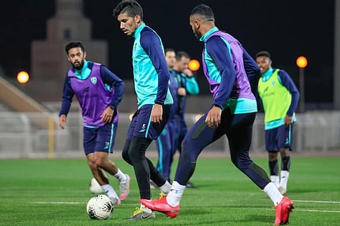 مدرب الفتح يدفع بـ«ميتشيل» في الهجوم ضد الأهلي