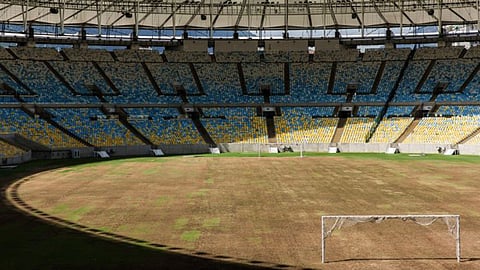 بعد تفشي كورونا.. ثورات وحروب تسببت في إيقاف كرة القدم