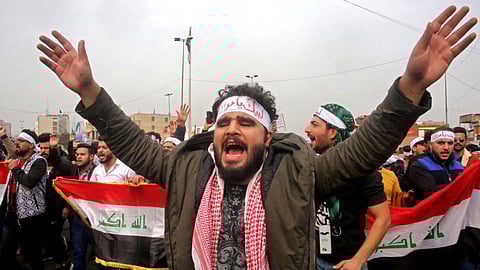 عراقيون يقطعون طرقًا بالبصرة اعتراضًا على آلية تشكيل الحكومة