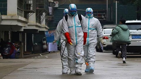 الجيش الإيطالي ينقل توابيت الموتى من مدينة منكوبة بفيروس كورونا إلى مدن أخرى