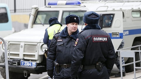 ملثم يهاجم مصرفًا في موسكو ويحتجز رهينة