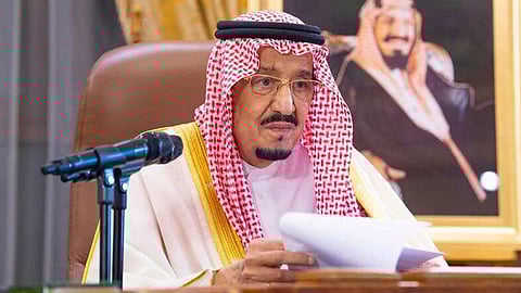 الملك سلمان: نرى الأملَ في قادم أيَّامنا متحلين بالعزم والإيجابية لتجاوز البلاء