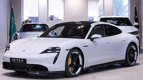 عرض أول بورشه تايكان للبيع في السعودية