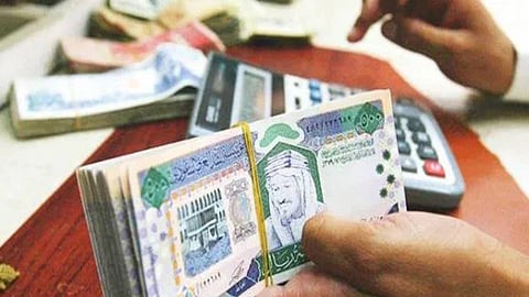 الشورى يطالب بمعالجة اختلالات تعدد الرواتب الوظيفية