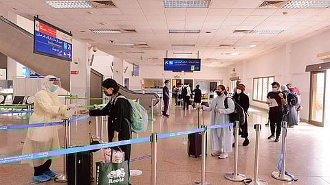 بالصور.. وصول رحلات للمواطنين الراغبين بالعودة للوطن من أمريكا ولبنان إلى مطاري الرياض وجدة