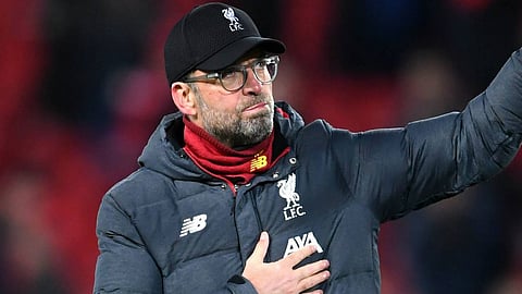 كلوب يطالب جماهير ليفربول بالبقاء في المنزل والابتعاد عن الملاعب
