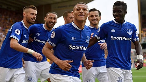 نجم إيفرتون يؤكد رفضه عرضًا مغريًا لارتداء قميص برشلونة