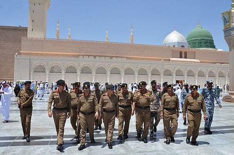 قائد قوات أمن الحج يبحث الخطط المرورية والأمنية وتقديم الخدمات للحجاج