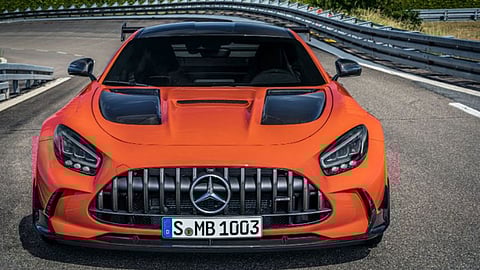 سعر مرسيدس AMG GT Black Series 2021 أغلى من سيارتين  GTR