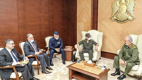 مدير الاستخبارات الحربية المصرية يلتقي «حفتر» في مقر الجيش الليبي