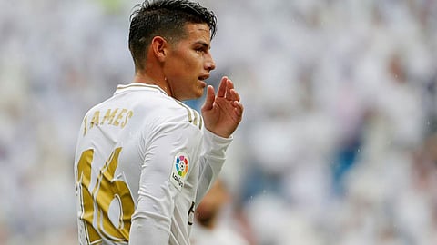 إيفرتون ينتظر نتائج الفحوصات الطبية لإتمام صفقة خاميس