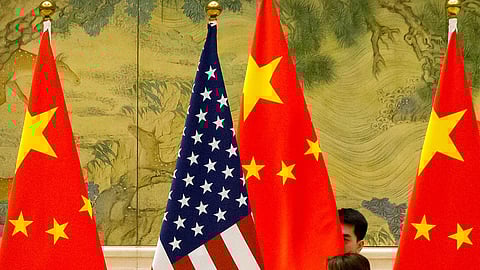 الصين تعطل اعتماد صحفيين تابعين لوسائل إعلام أمريكية شهير