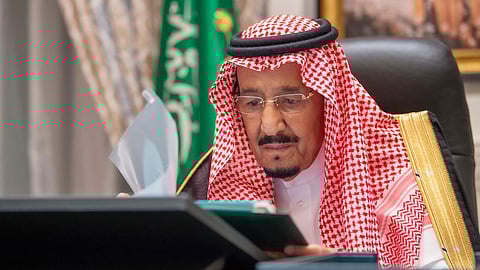 مجلس الوزراء يجدد دعمه للفلسطينيين.. ويدين صواريخ ومفخخات الحوثيين