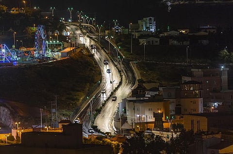 بالصور.. هطول أمطار متفرقة على جازان والباحة وبارق