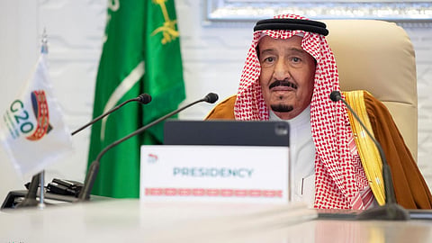 خادم الحرمين يشكر قادة دول العشرين خلال اجتماع مجلس الوزراء بنيوم