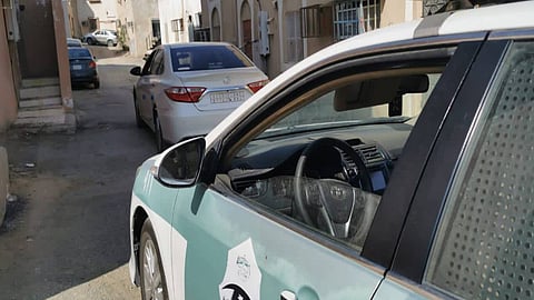قائد مركبة يتجاوز السيارات بشكل خطير في جدة.. مواطن يشتكي والمرور يستجيب