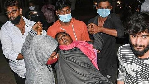 نقل المئات للمستشفى بعد إصابتهم بمرض غامض في جنوب الهند