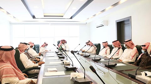 «محلي الداير» يشرك شباب المحافظة في اجتماعه