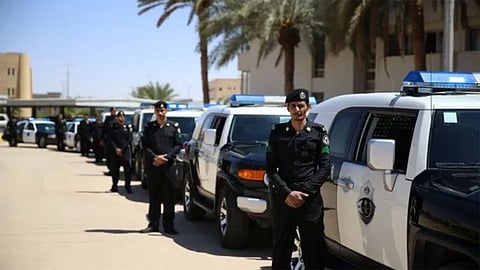 الإطاحة بأربعة مقيمين تورَّطوا بسرقة مولدات كهربائية تجاوزت قيمتها مليون ريال
