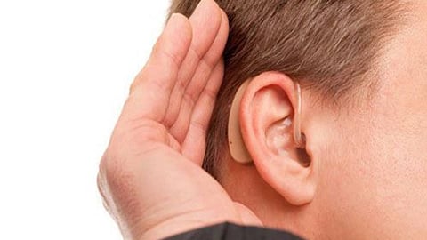 هكذا تحمي سماعات الأذن الطبية في الشتاء