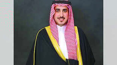 أمير الجوف يوقف ضخ المياه المعالجة ثلاثيًّا في بحيرة سكاكا