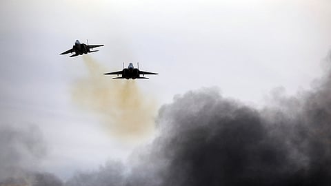 طيران الاحتلال الإسرائيلي يشن غارات جوية على غزة