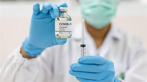 الصحة: لم يثبت حتى الآن تأثر لقاح كورونا بالفيروس المتحور