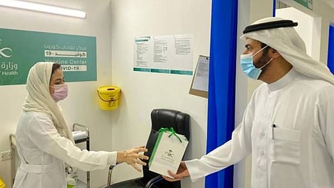 وزير الصحة: المملكة تعاقدت مع عدة شركات لتوفير لقاحات كورونا للجميع مجانًا
