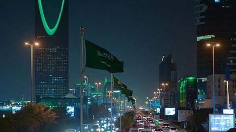 أخبار السعودية اليوم.. اتفاق لفتح الأجواء والحدود السعودية- القطرية..   و«الأحوال المدنية» تطلق «الهوية الرقمية»