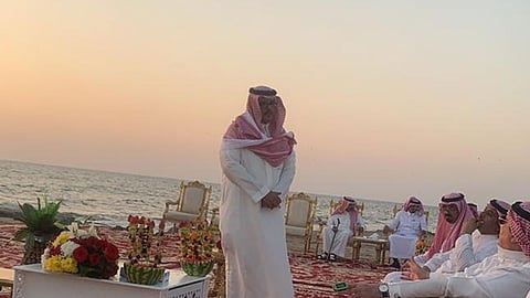 بالصور.. أمير جازان يتفقد شاطئ الطرفة بمحافظة صبيا