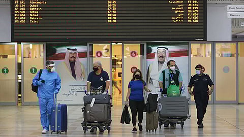 الكويت تمدد قرار تخفيض الركاب القادمين إلى الحد الأدنى