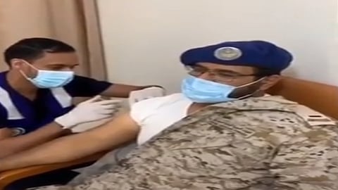 بالفيديو.. مستشفى الأمير منصور العسكري يقدم 1000 لقاح يوميًا بالطائف
